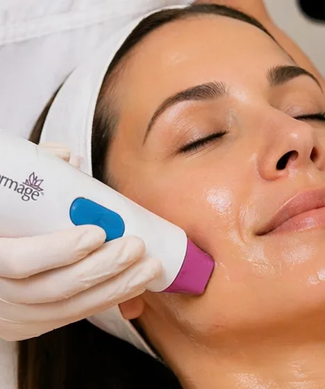 trattamento viso con radiofrequenza monopolare Thermage per rassodamento cutaneo non invasivo